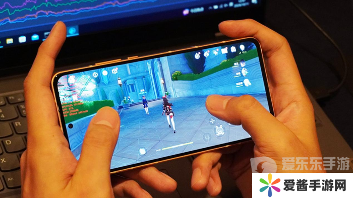 大型手游“帧数拉满” 骁龙8至尊版游戏表现强悍