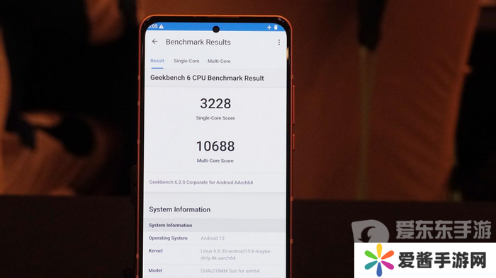 大型手游“帧数拉满” 骁龙8至尊版游戏表现强悍