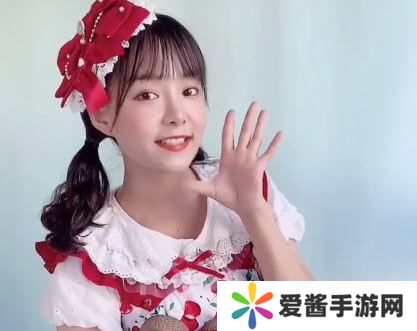 双坑少女什么意思，双坑少女和三坑少女的区别
